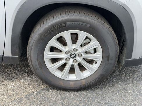 Used 2025 Toyota Grand Highlander AWD image 25