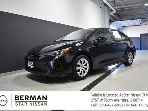 Used 2025 Toyota Corolla LE image 1