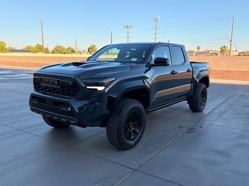 Used 2025 Toyota Tacoma TRD Pro AWD/4WD image 5