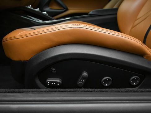 Used 2018 Ferrari 812 Superfast RWD image 34