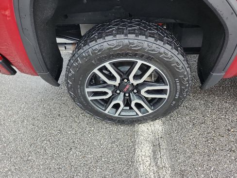 Certified 2024 GMC Sierra 1500 AT4 w/ Technology Package AWD/4WD image 6
