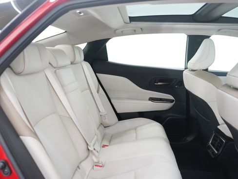 Used 2025 Toyota Crown Limited image 12