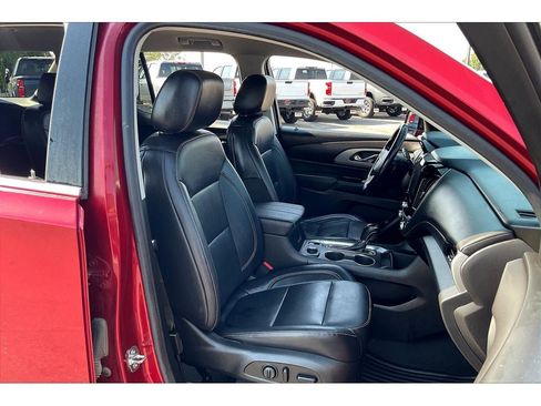 Used 2019 Chevrolet Traverse LT w/ LPO, Blackout Package image 7