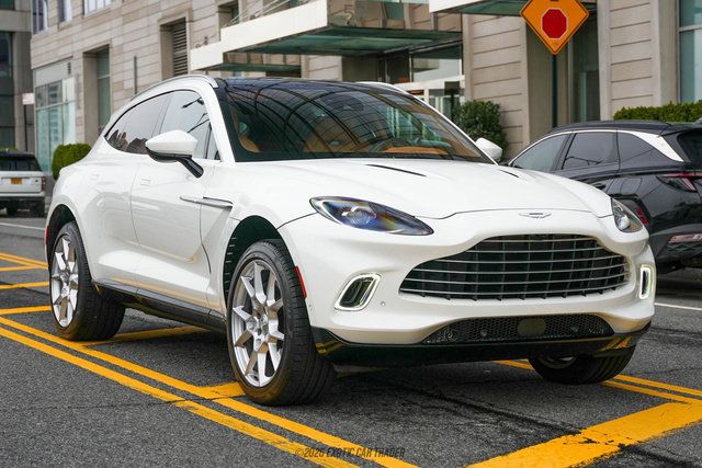 Used 2021 Aston Martin DBX AWD/4WD image 12