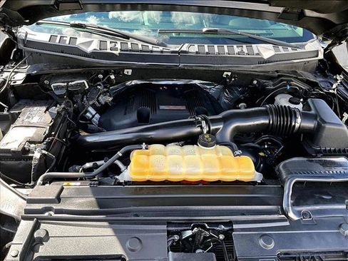 Used 2018 Ford F150 Raptor w/ Equipment Group 802A Luxury image 11