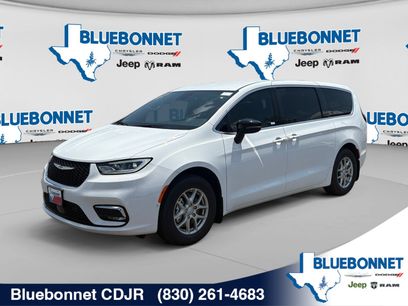 New 2026 Chrysler Pacifica Select