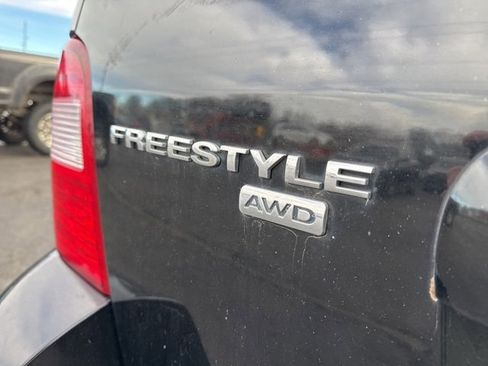 Used 2006 Ford Freestyle Limited image 17
