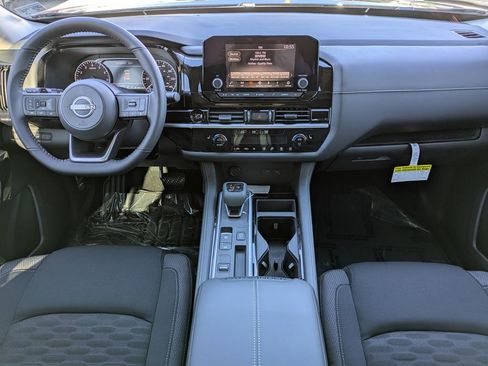 New 2025 Nissan Pathfinder SV w/ Black Appearance Package image 15