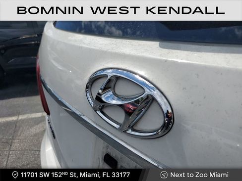 Used 2018 Hyundai Santa Fe SE image 10