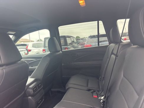 Used 2024 Honda Passport EX-L image 9