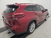 Used 2025 Toyota Highlander Limited FWD image 4