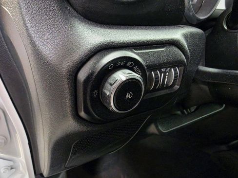 Used 2018 Jeep Wrangler Unlimited Sahara AWD/4WD image 26