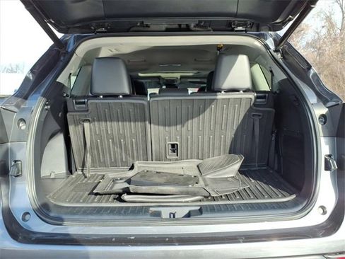 Certified 2022 Toyota Highlander XLE image 8