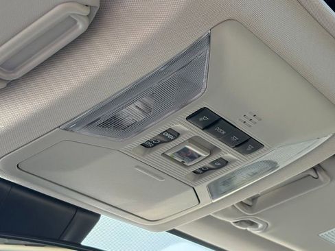 Used 2023 Toyota RAV4 XLE Premium image 23