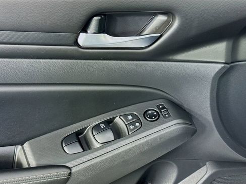 Used 2024 Nissan Altima 2.5 SV FWD image 19