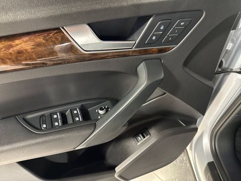 Used 2018 Audi Q5 2.0T Premium AWD/4WD image 16
