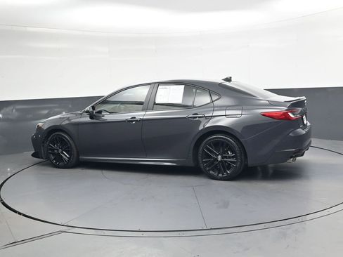 Used 2025 Toyota Camry SE w/ Convenience Package image 6