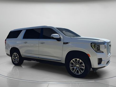 Used 2024 GMC Yukon XL Denali image 35