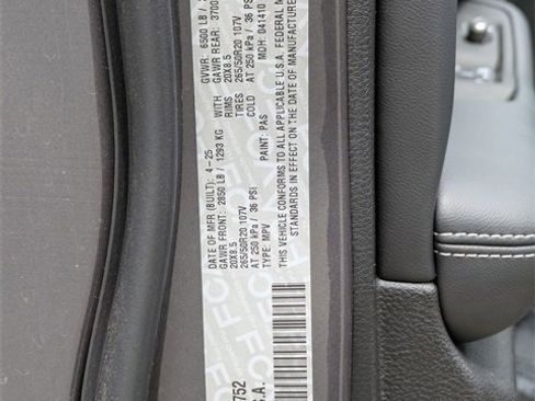 New 2025 Jeep Grand Cherokee L Limited w/ Black Appearance Package image 36