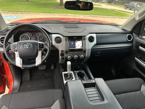 Used 2017 Toyota Tundra SR5 w/ SR5 Upgrade Package AWD/4WD image 21