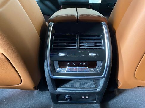 New 2026 BMW X7 M60i image 30