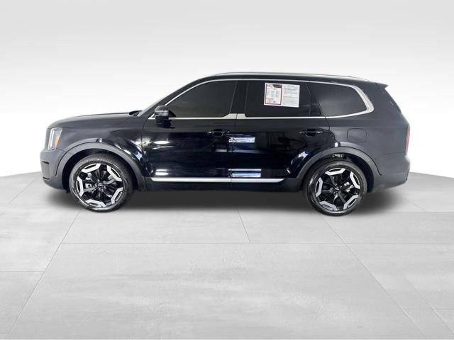 Certified 2024 Kia Telluride EX w/ EX Captain's Chair Package AWD/4WD image 10