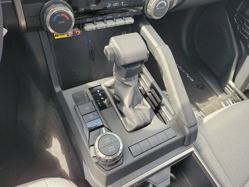 New 2026 Toyota 4Runner SR5 AWD/4WD image 18