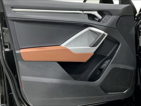 Certified 2025 Audi Q3 2.0T Premium w/ Convenience Package image 17