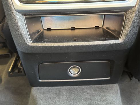 Used 2023 BMW X6 xDrive40i w/ M Sport Package image 36