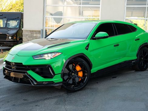 Used 2023 Lamborghini Urus Performante image 2