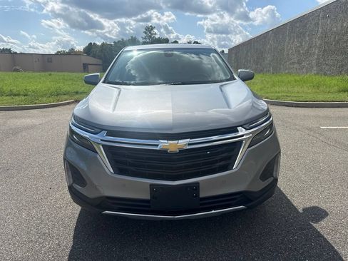 Used 2024 Chevrolet Equinox LT FWD image 2