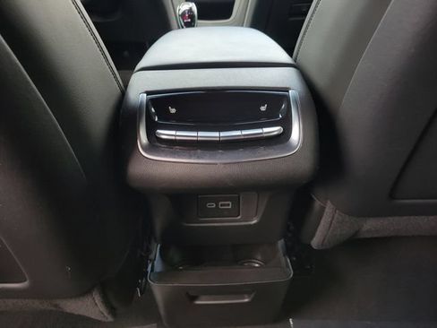 Used 2023 Cadillac XT6 Premium Luxury FWD image 11