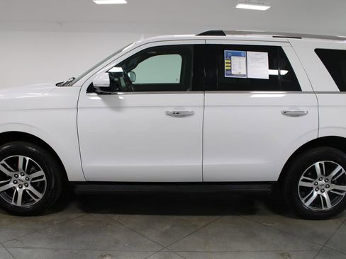 Used 2024 Ford Expedition Limited image 6