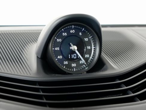 Used 2024 Porsche Taycan GTS image 28