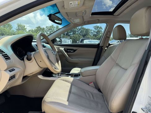Used 2015 Nissan Altima 2.5 SL w/ Technology Package FWD image 13