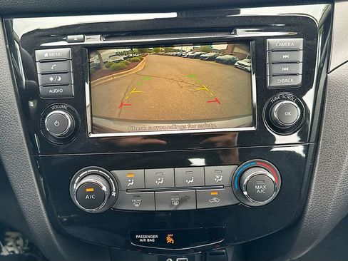 Used 2022 Nissan Rogue Sport S FWD image 14
