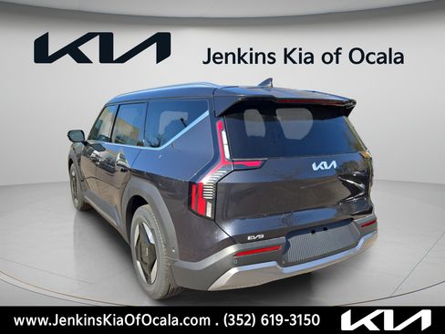 New 2026 Kia EV9 Wind AWD/4WD image 5