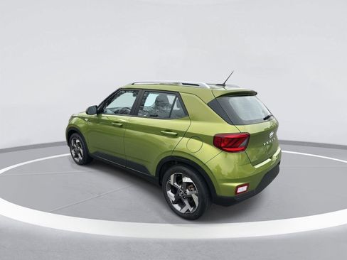 Used 2023 Hyundai Venue SEL w/ Cargo Package image 7