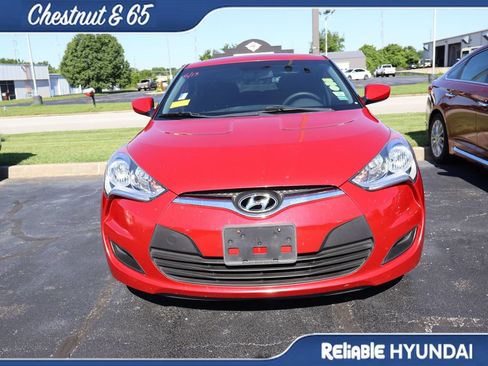 Used 2016 Hyundai Veloster FWD image 6
