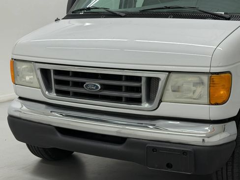 Used 2003 Ford E-350 and Econoline 350 XL RWD image 81