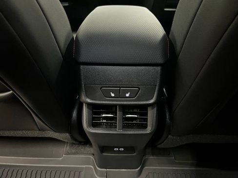 New 2026 Chevrolet Equinox RS w/ Convenience Package III FWD image 32