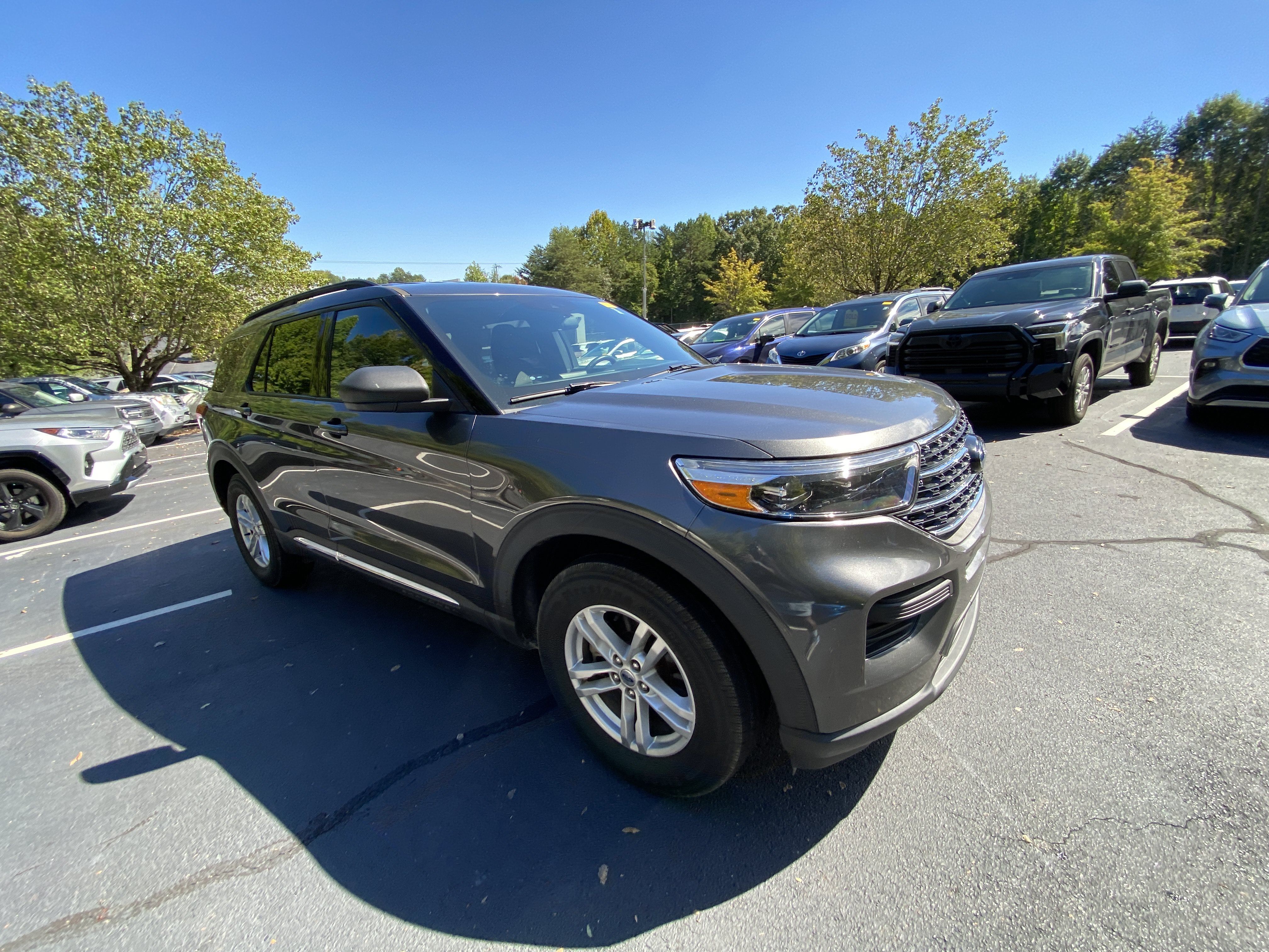Used 2020 Ford Explorer XLT w/ Class III Trailer Tow Package AWD/4WD image 17