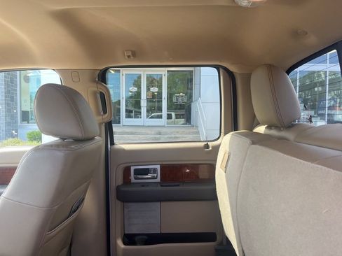 Used 2010 Ford F150 Lariat image 9