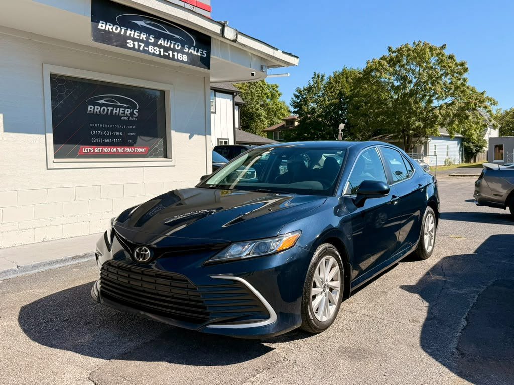 Used 2021 Toyota Camry LE AWD/4WD image 1