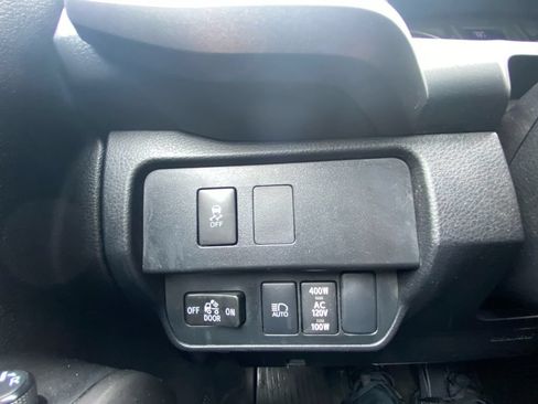Used 2023 Toyota Tacoma TRD Off-Road w/ Technology Package AWD/4WD image 22