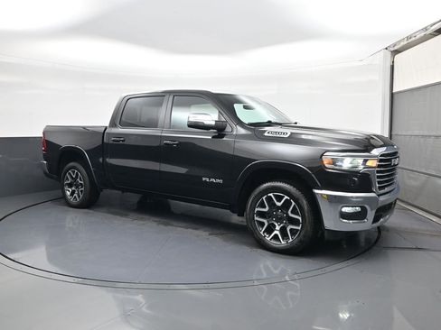 Used 2025 RAM 1500 Laramie AWD/4WD image 1