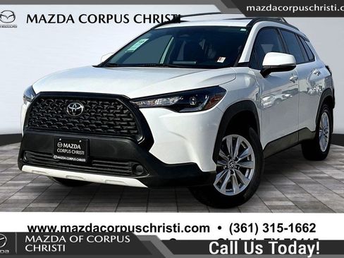 Used 2024 Toyota Corolla Cross LE image 1