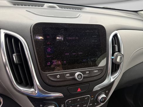 Used 2019 Chevrolet Equinox Premier AWD/4WD image 24