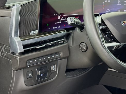 Used 2025 Cadillac Escalade Premium Luxury w/ Touring Package image 10