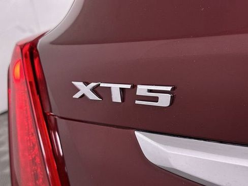 Used 2018 Cadillac XT5 Premium Luxury image 33